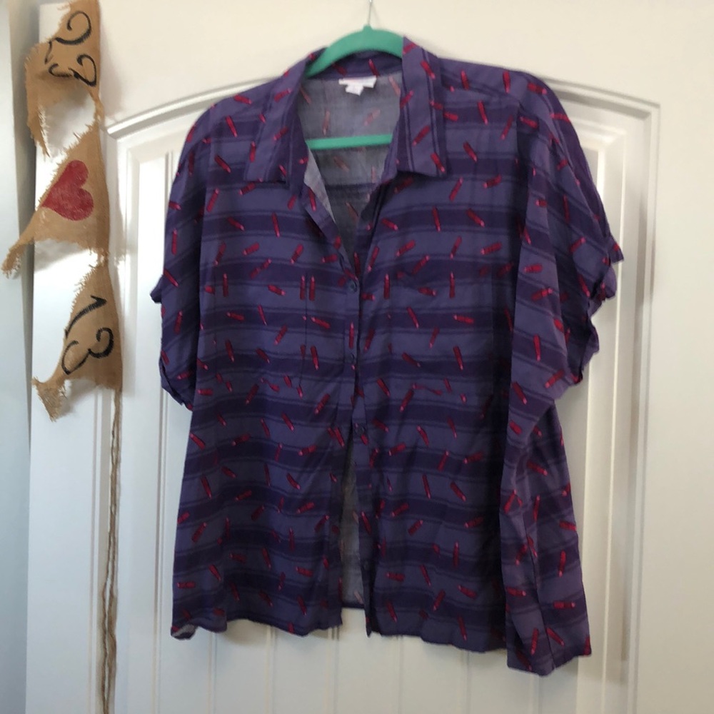 Lipstick print Amy by Lularoe